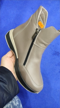 148156 Женские кожаные ботинки Topas™ оптом от производителя