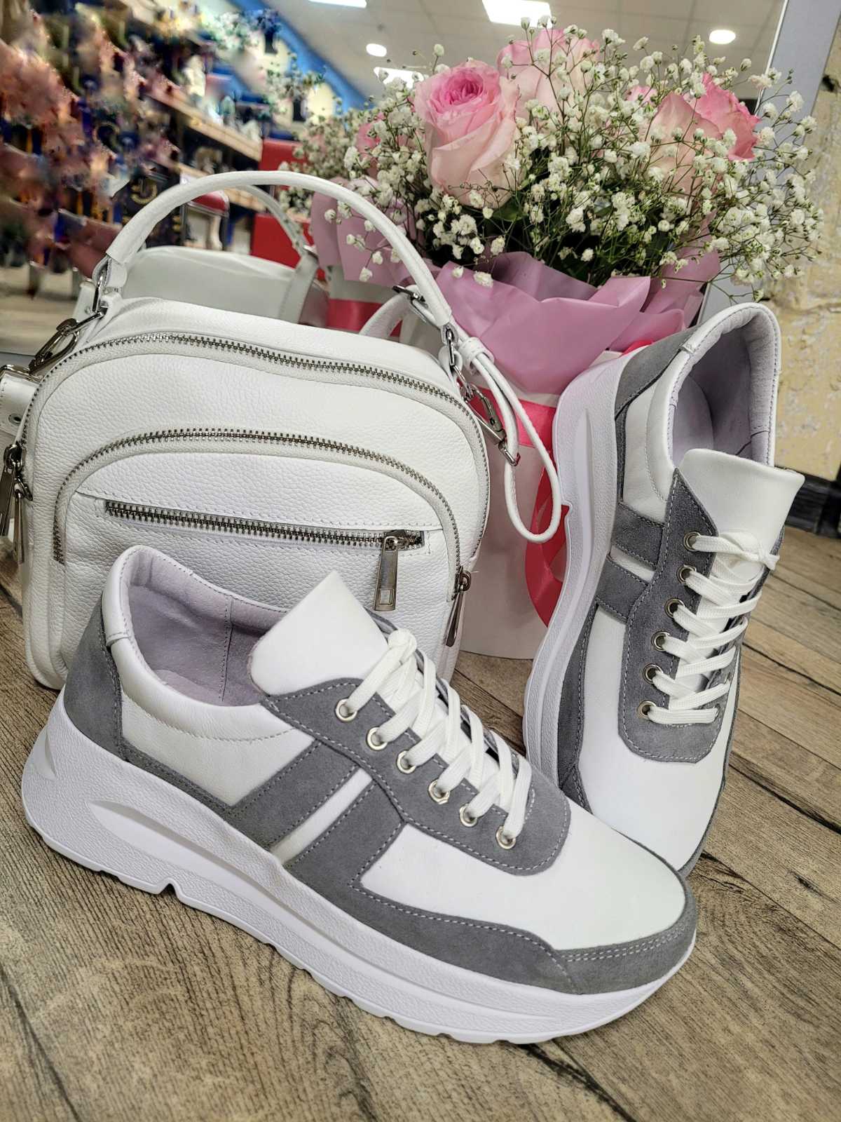 Фабрика TOPAS випустила нову колекцію жіночого взуття та сумок на Весну і Літо 2023 року